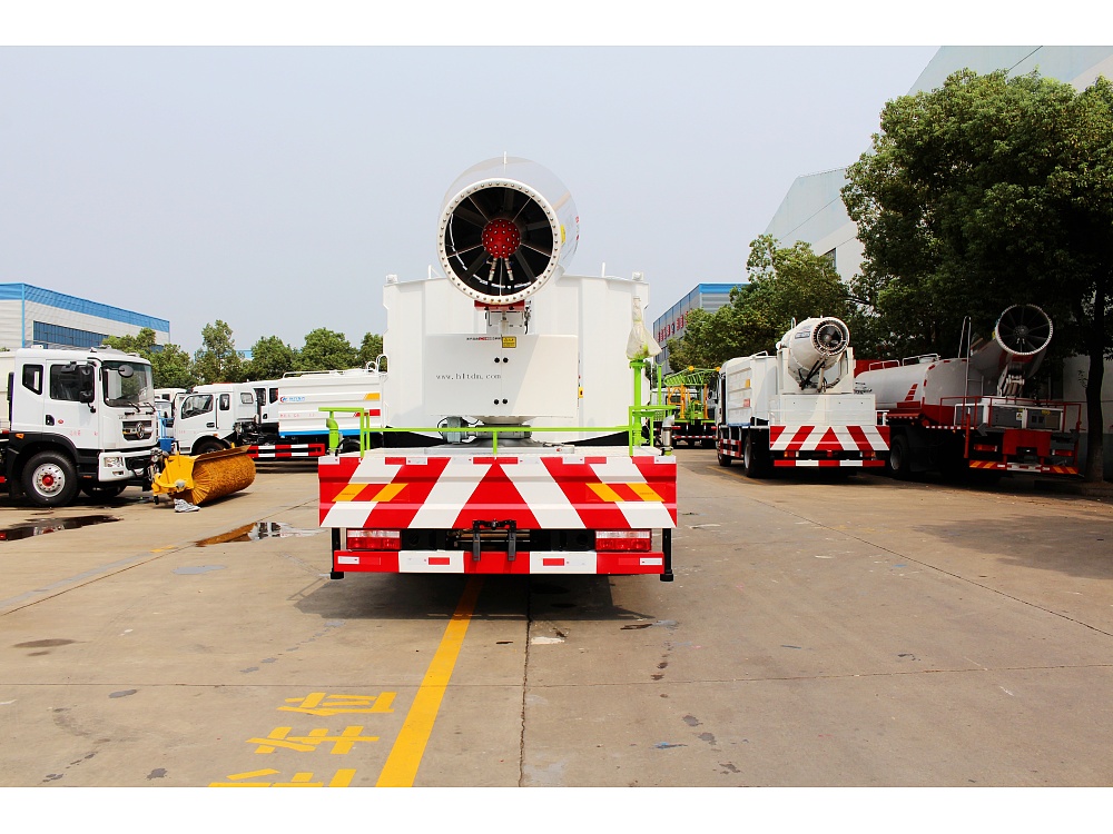 東風華神T5噴霧霧炮車國六10立方/50-100米霧炮