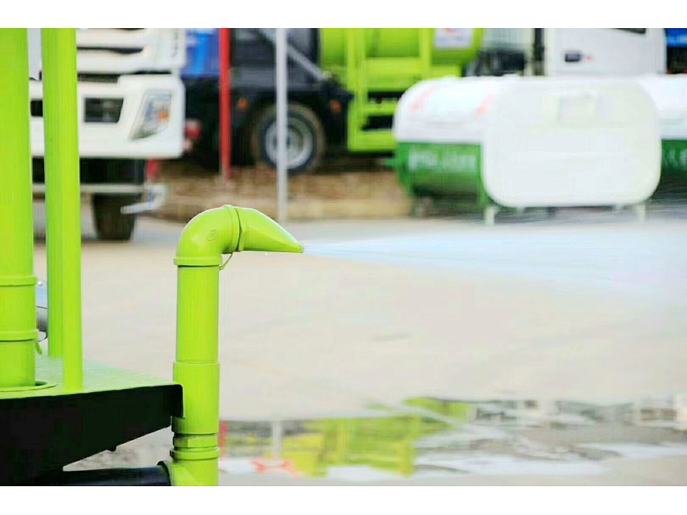 東風專底噴霧霧炮車國六10立方/50-100米霧炮