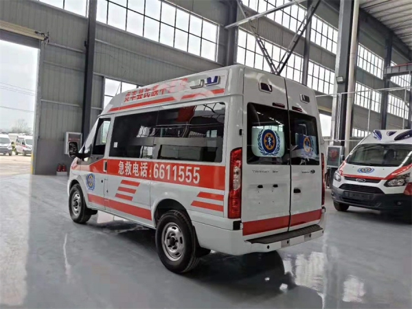 國六福特V362短軸中頂救護車