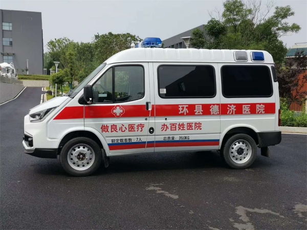 江鈴特順短軸中頂監(jiān)護型救護車