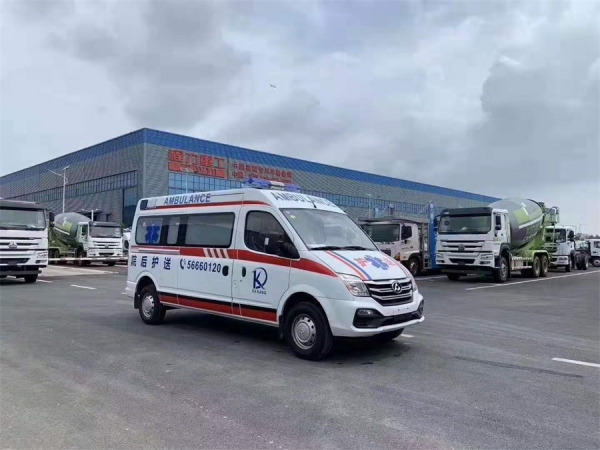 上汽大通長軸中頂救護車