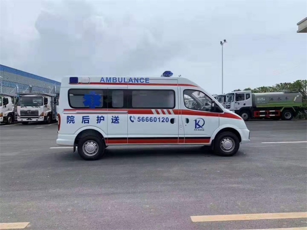 上汽大通長軸中頂救護車