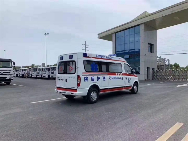 上汽大通長軸中頂救護車