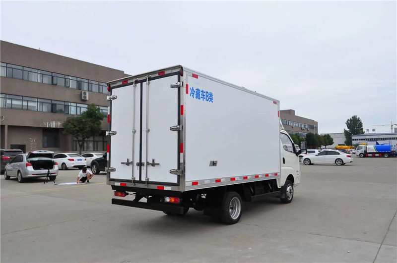 國六 飛碟締途3.8米柴油藏車