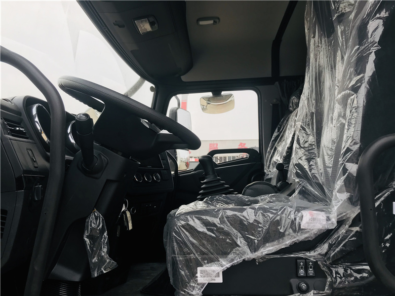 東風多利卡D9冷藏車