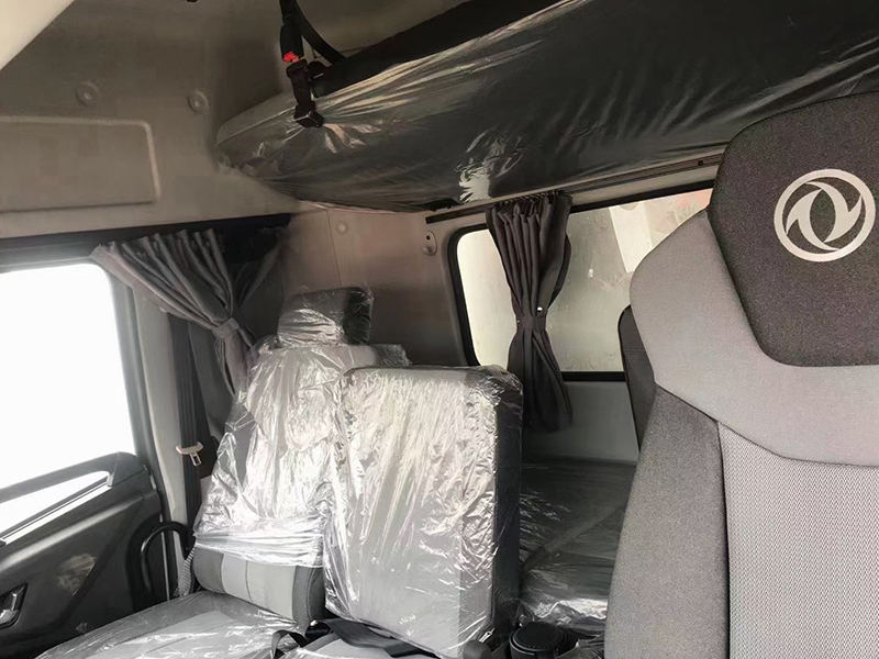 天錦KR小三軸高頂雙臥冷藏車