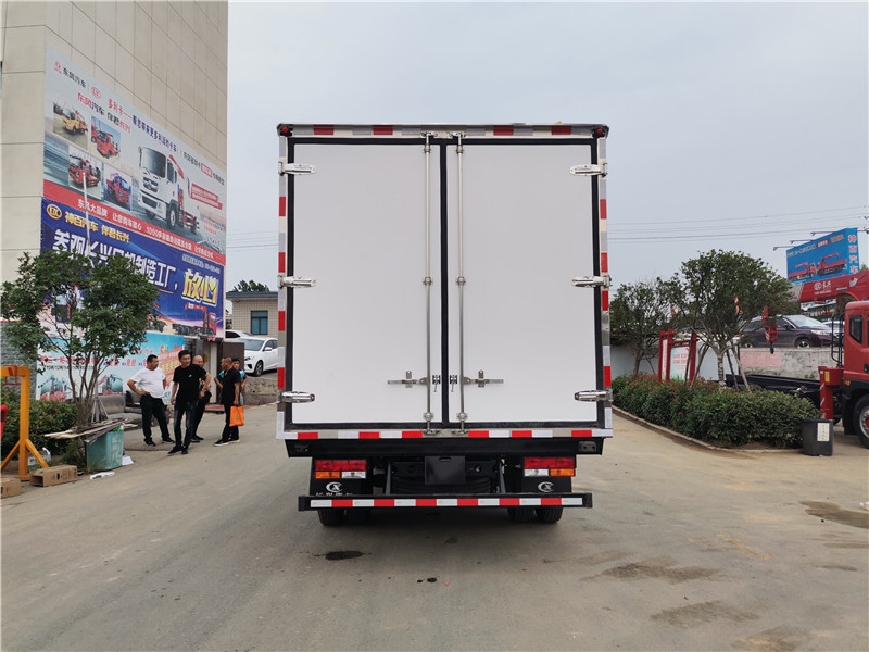 國六 陜汽德龍K3000藍(lán)牌冷藏車
