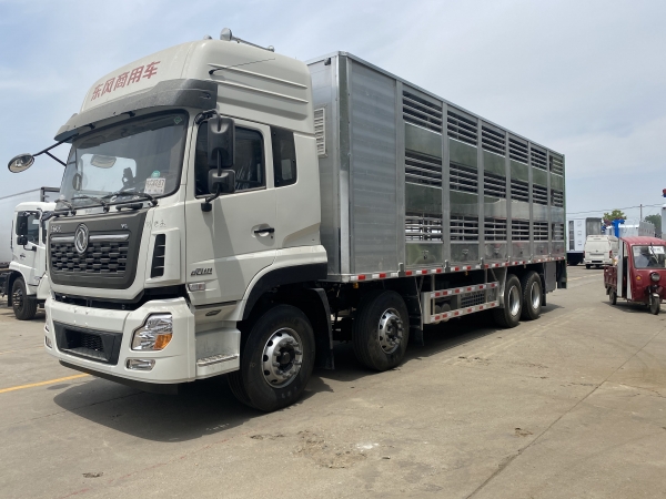 東風(fēng)天龍9.6米全鋁合金豬苗運輸車
