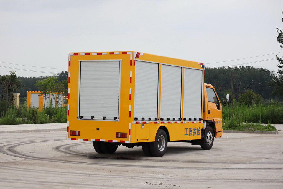 江鈴工程救險(xiǎn)車(chē)