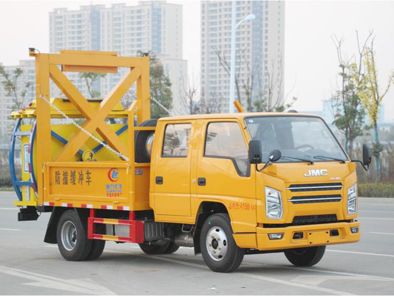 江鈴藍牌防撞緩沖車70K