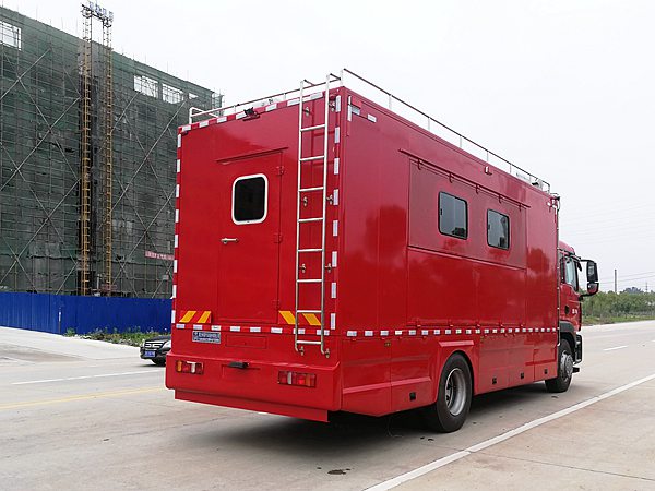 重汽燦德卡炊事車